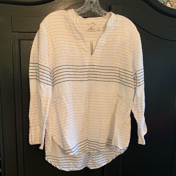 EUC ladies Vineyard Vines tunic top.  Size medium - Picture 1 of 4